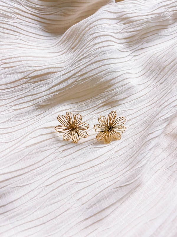 Studs | big flowers