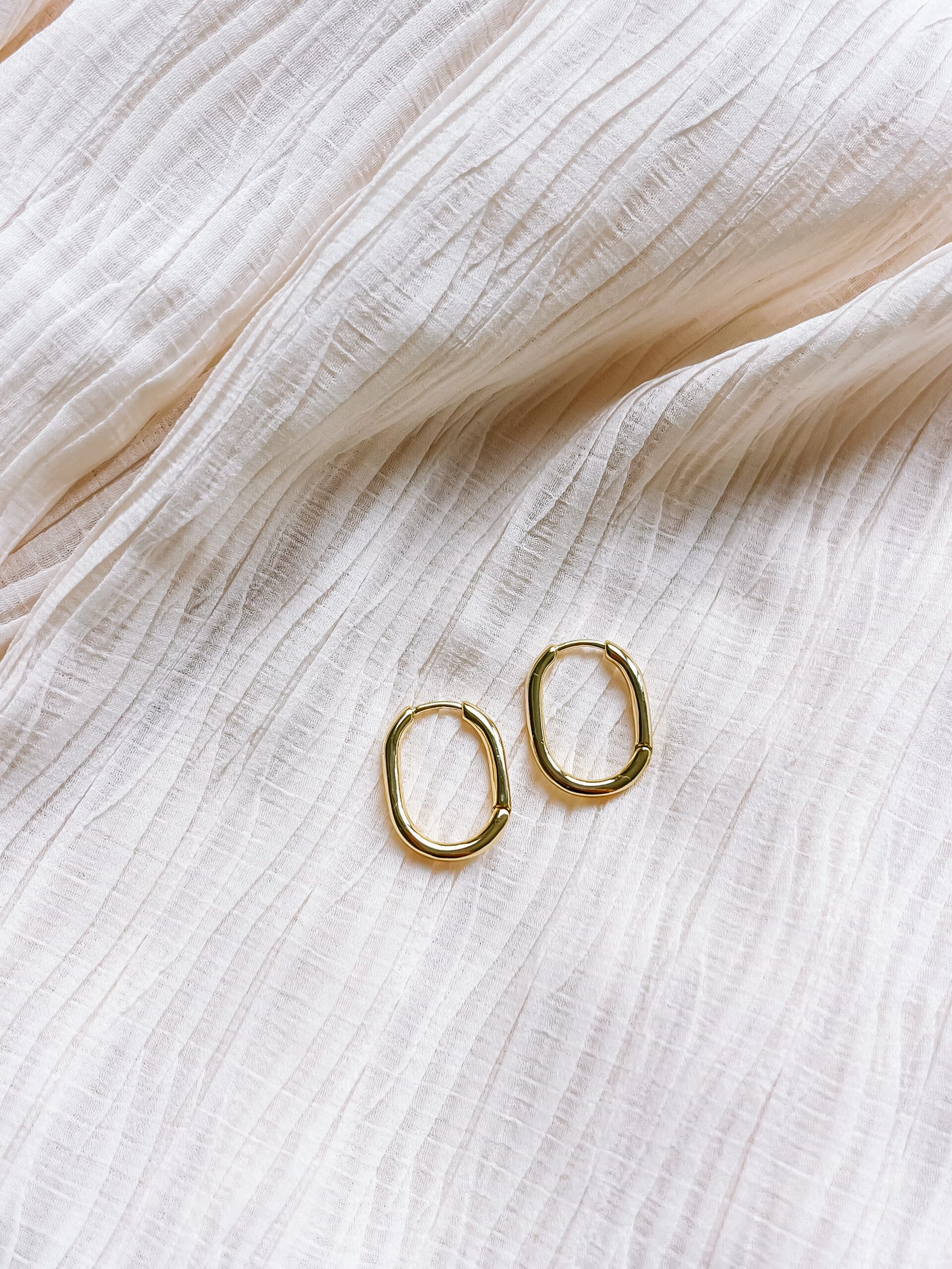 Hoops | gold
