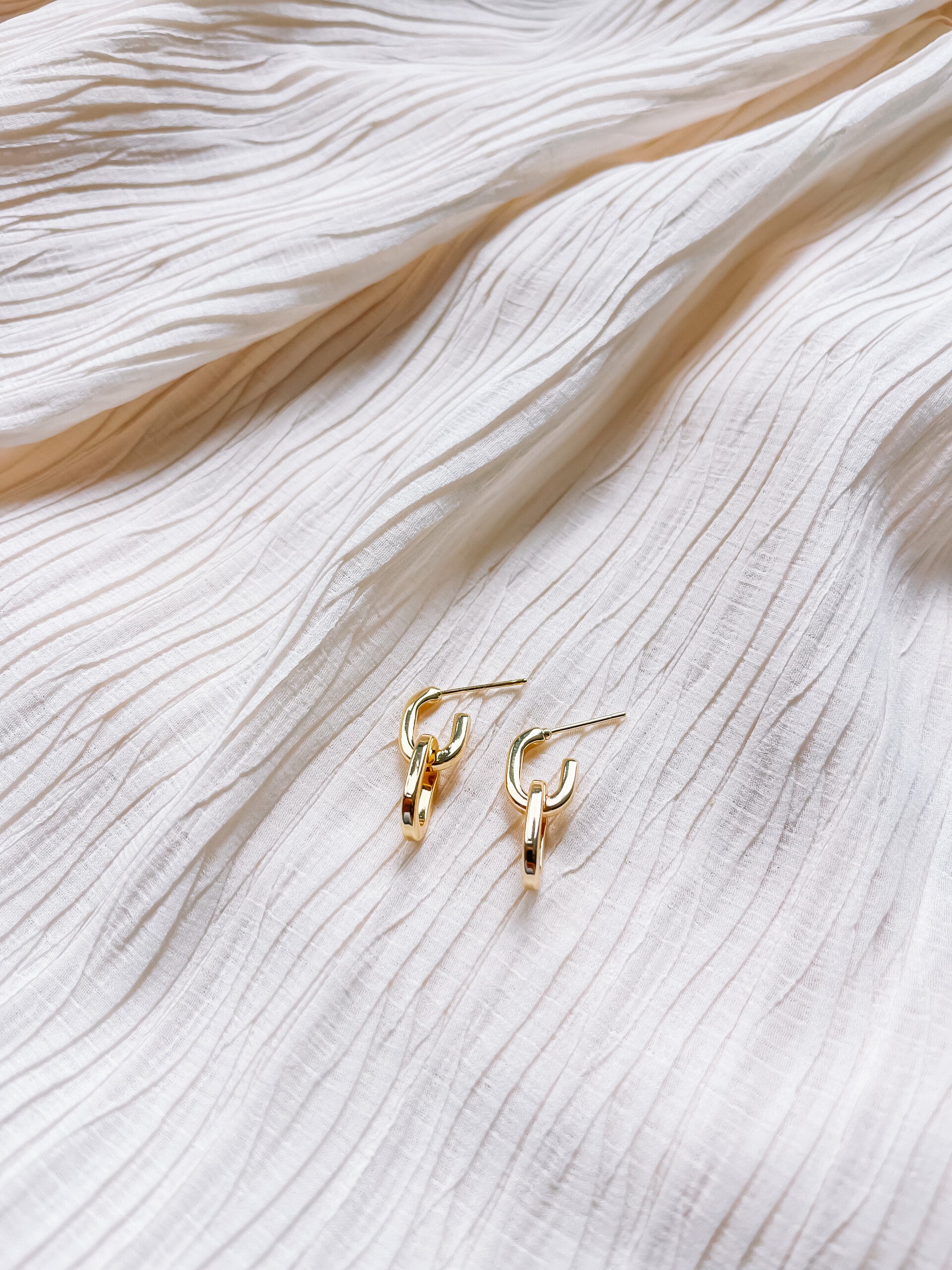 Lumi studs | golden glow