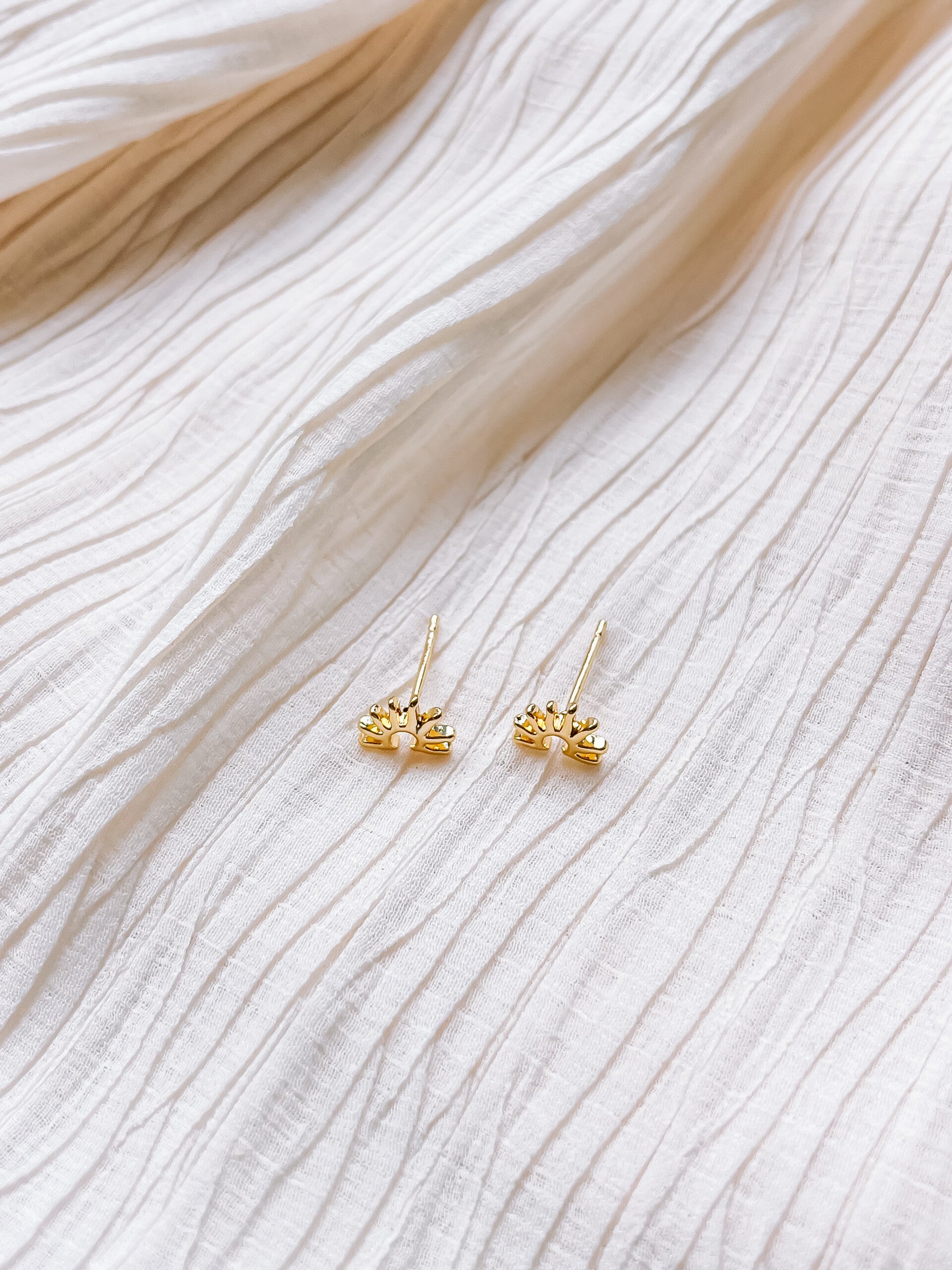 Sunny studs | golden glow