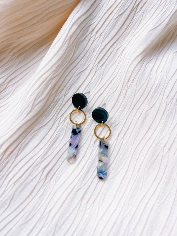 Manon | black & purple