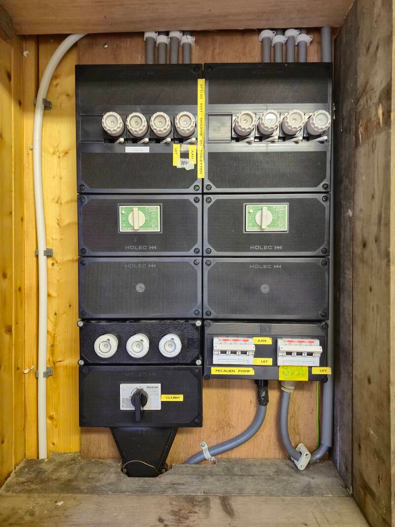 1-standard-1etnx8.jpg