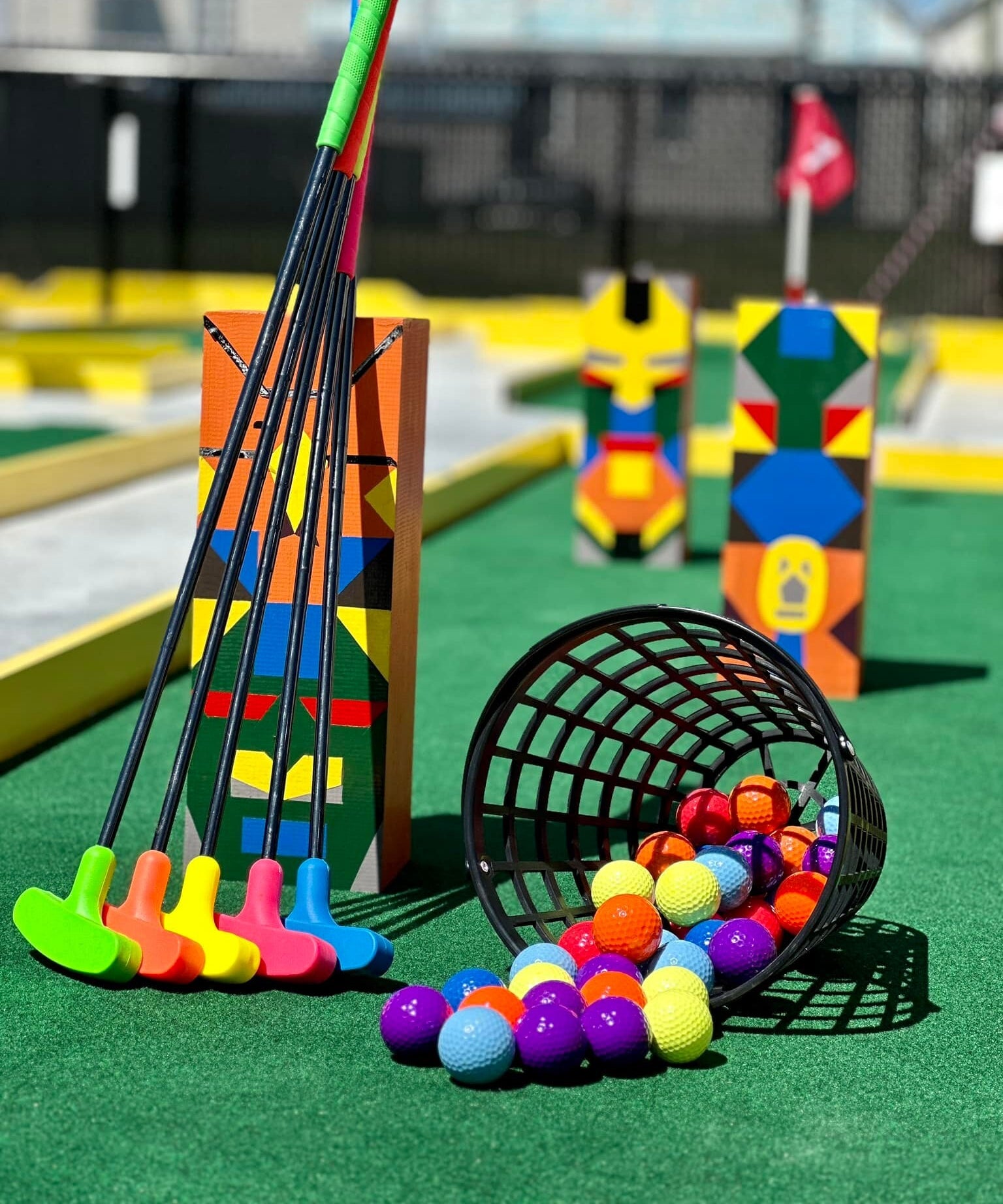 Mini-putt L'authentique inc mini golf in Saint-Constant, Quebec