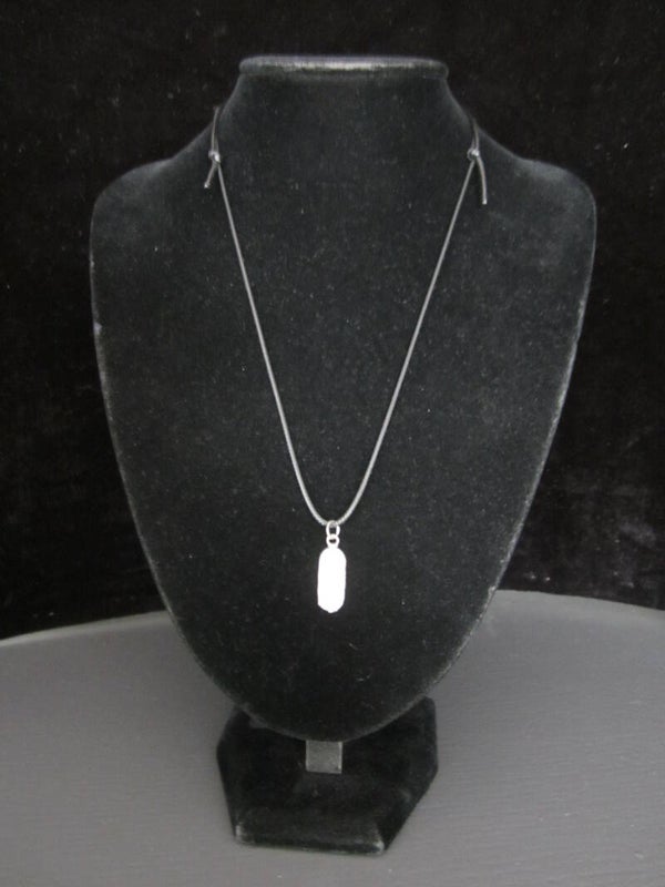 Letterhanger I van zilvertin