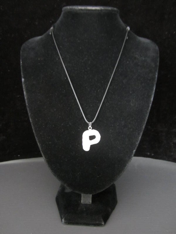 Letterhanger P van zilvertin