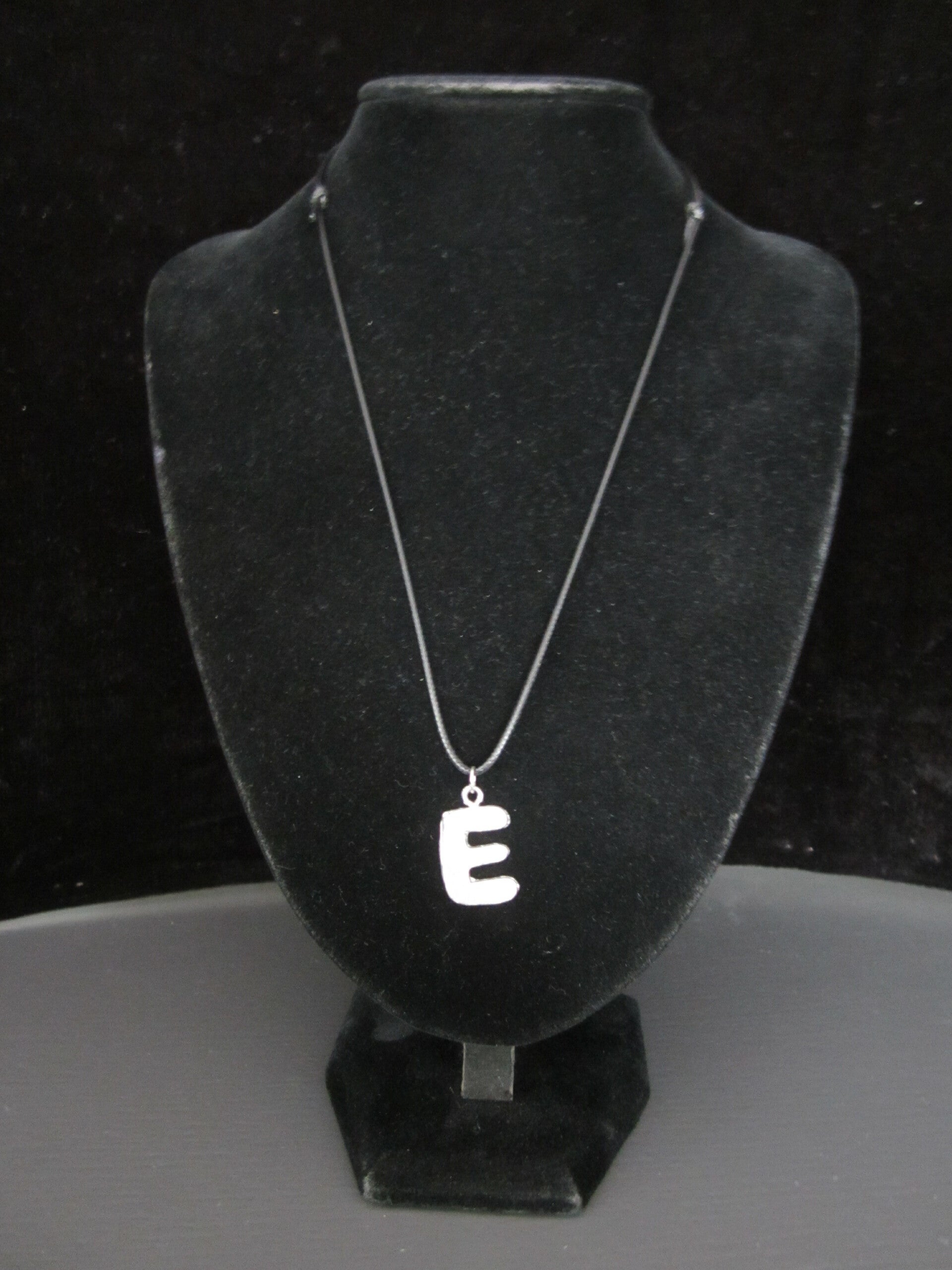 Letterhanger E van zilvertin