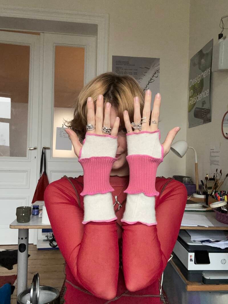 GLOVES SIZE 2 pink and white