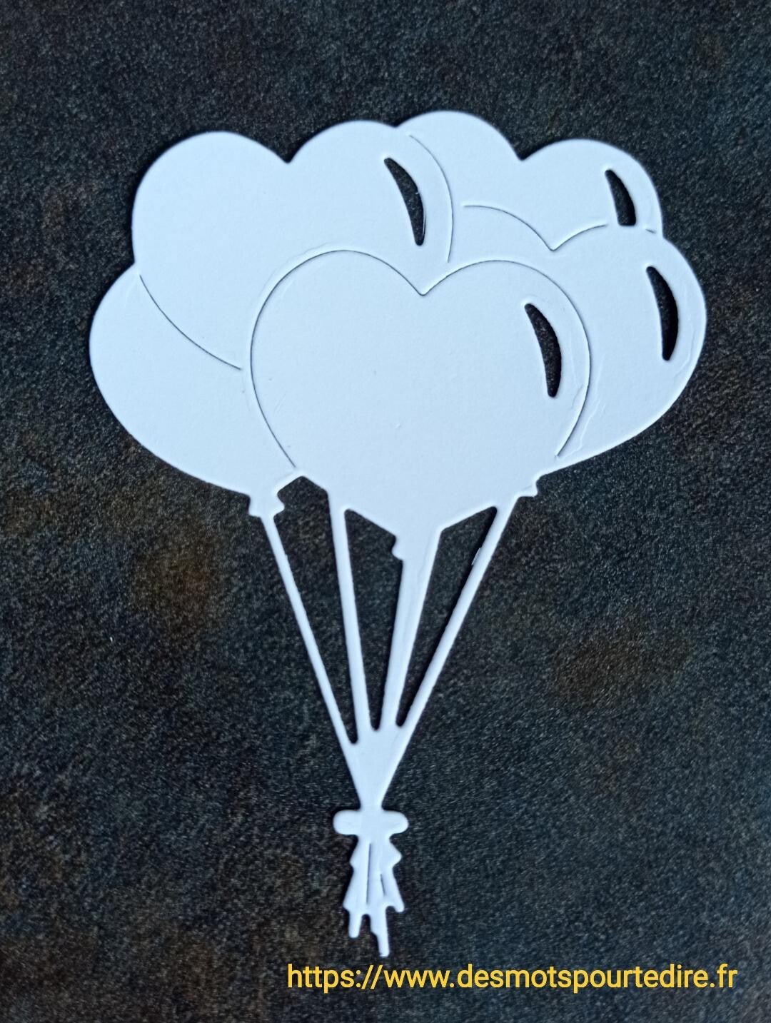 "Ballons coeurs" Découpe embellissement pour scrapbooking (Réf.A10)