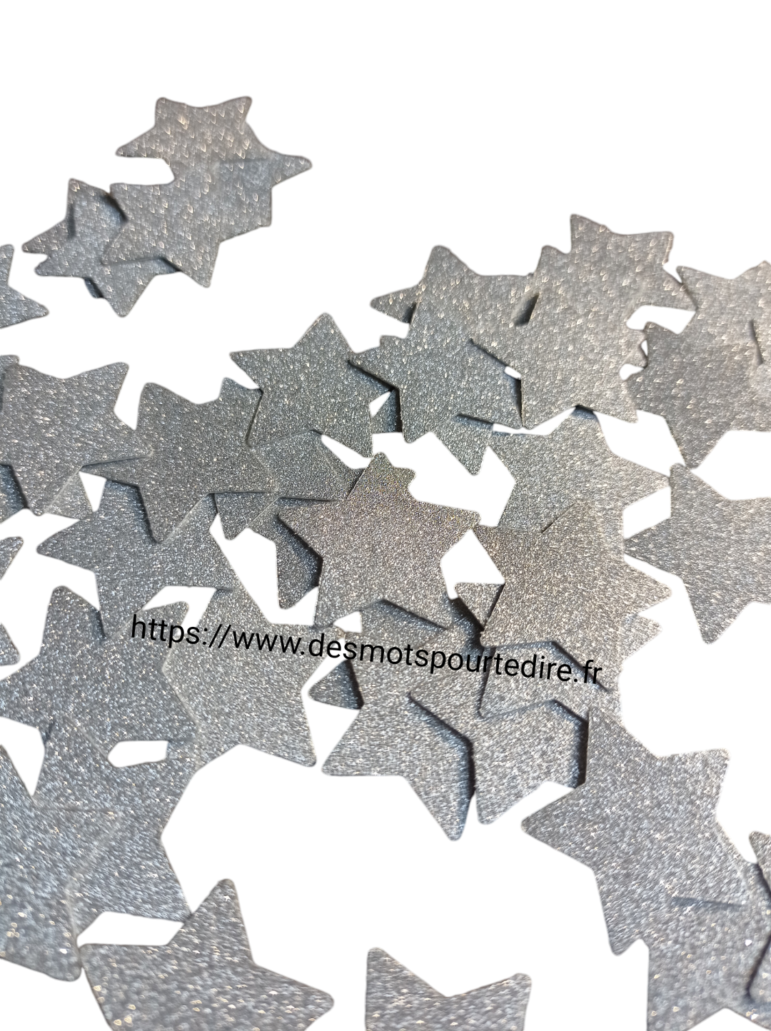 Lot de 50 découpes étoiles argentées pailletées (Réf. LT14)
