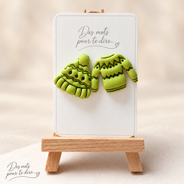 Boucles d’oreilles dépareillées en Fimo – Bonnet & Pull verts