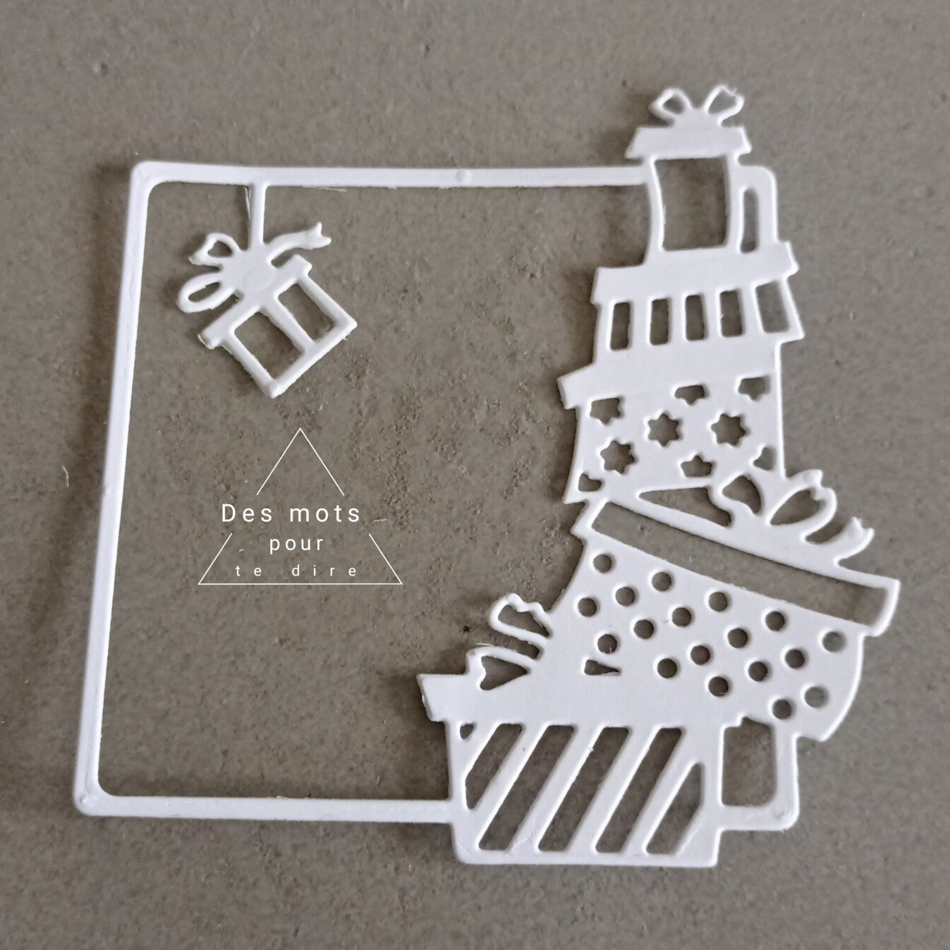 Paquets cadeaux - Découpe embellissement pour scrapbooking (Réf.N15)