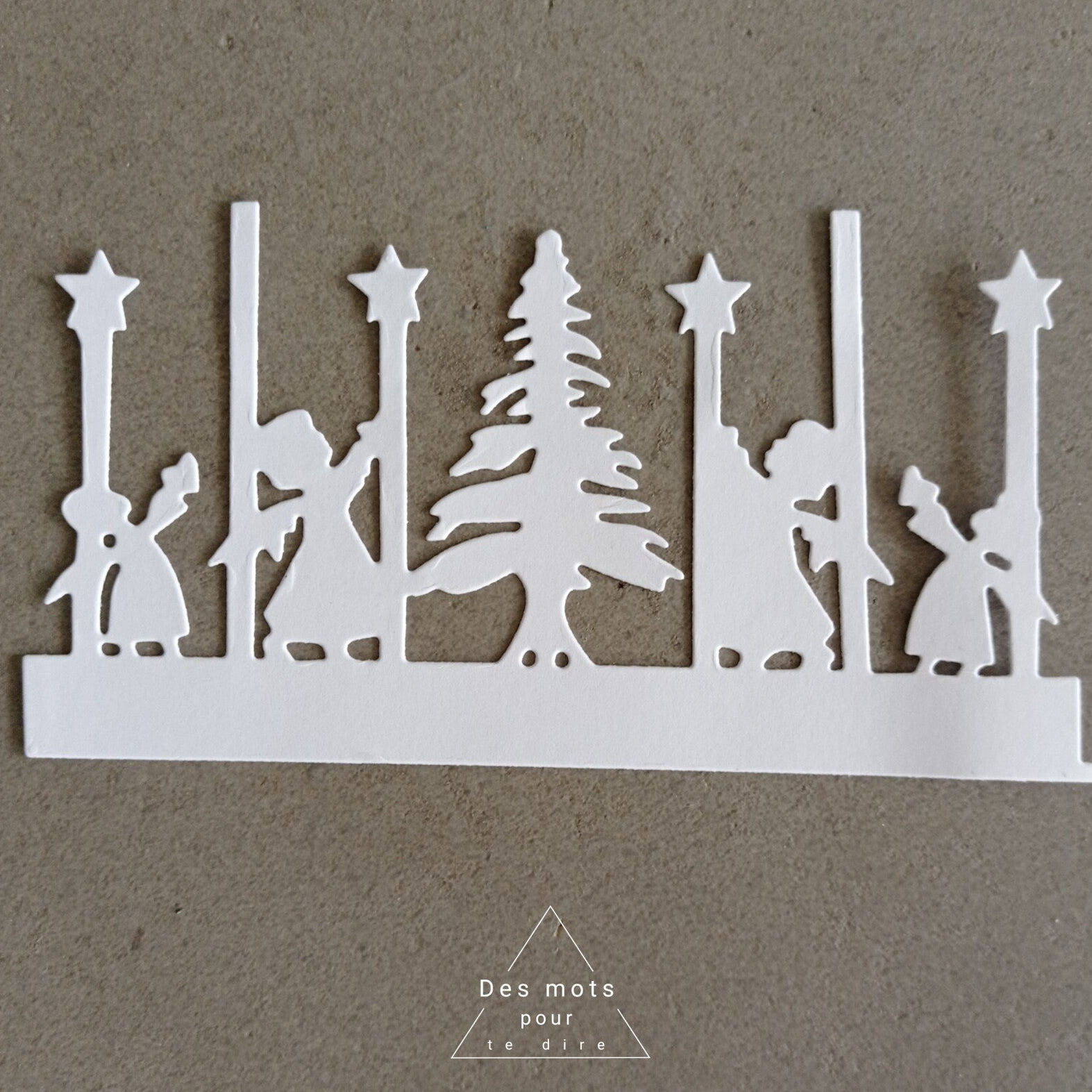 Découpe Embellissement "Anges et sapin" (Réf N19)