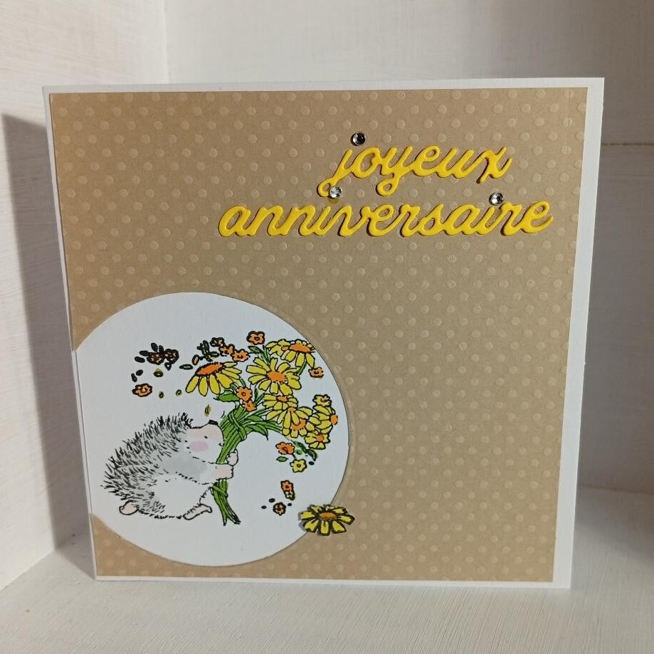 Carte artisanale "Joyeux Anniversaire" Hérisson et fleurs