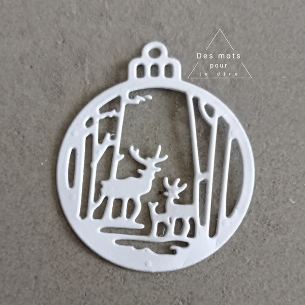 Découpe Boule de Noël avec Cerf biche et faon