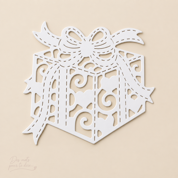Découpe paquet cadeau ajouré en papier – N2