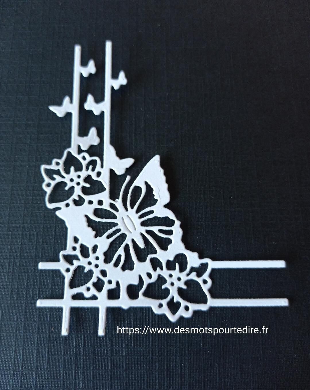 Découpe "Angle Papillons" (Réf. P14)