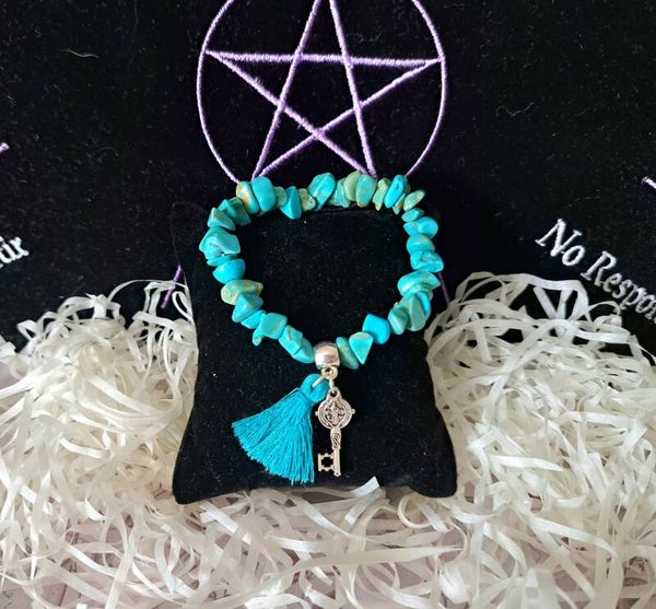 Pulsera de turquesas con llave de San Benito