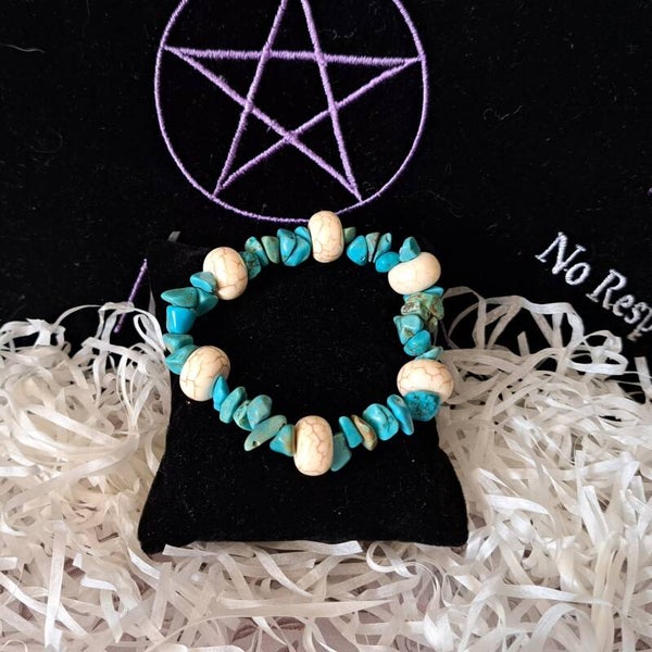 Pulsera howlita con turquesa