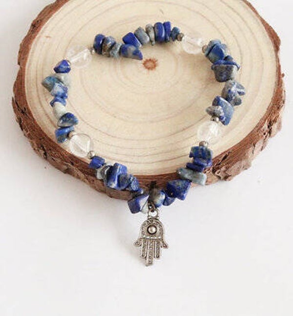 pulsera de lapislázuli y cuarzo cristal con la mano de Fátima