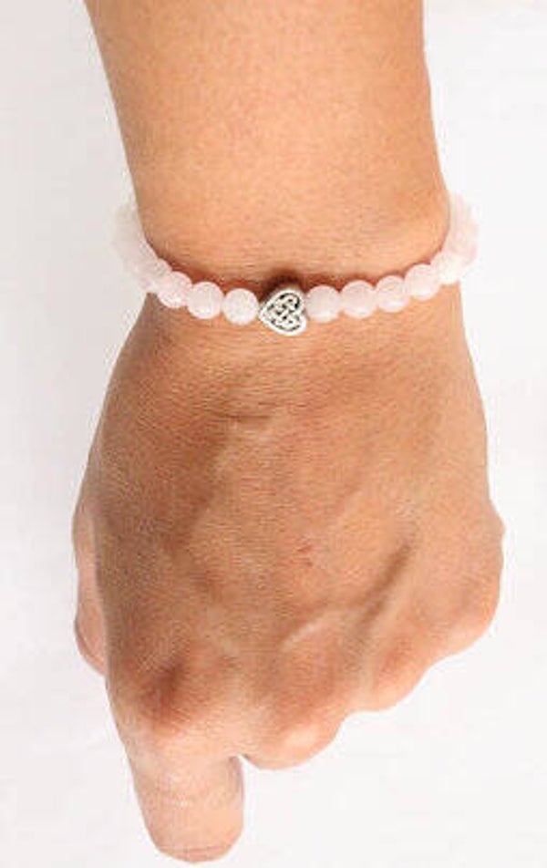 pulsera corazones con cuarzo rosa