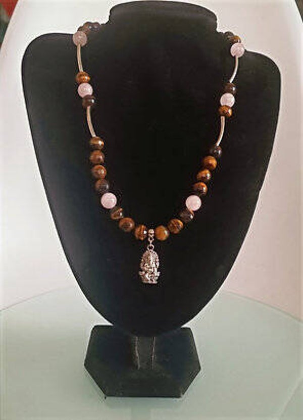 collar dios ganesha de ojo de tigre y cuarzo rosa
