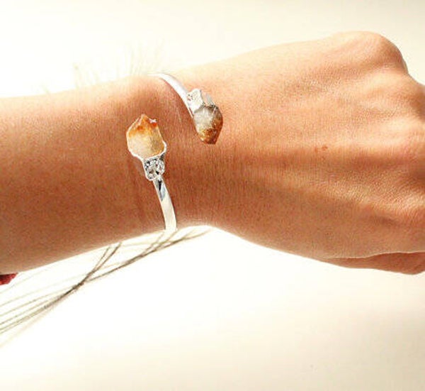 Brazalete Amaterasu citrino bañado en plata