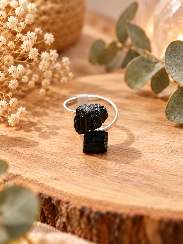 Anillo Ajustable de Plata de Ley 925 con Doble Turmalina Negra Natural en Bruto – Protección y Equilibrio Energético