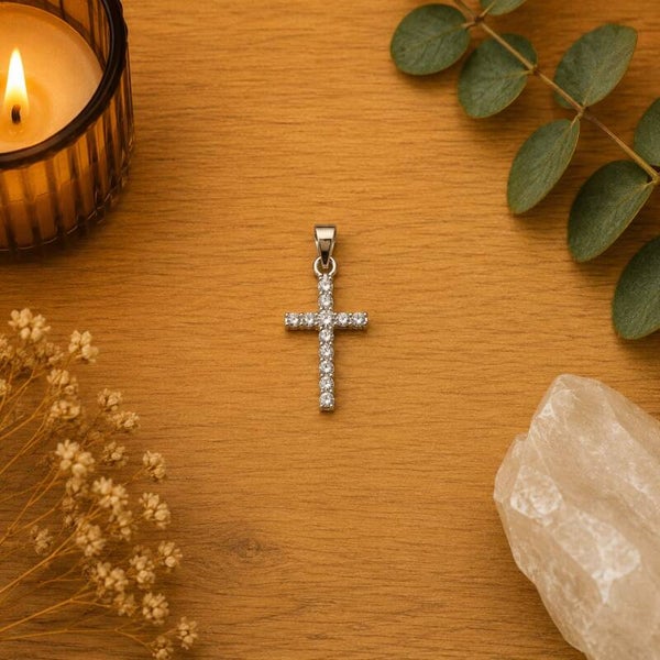 Colgante Cruz con Circonitas – Acero Inoxidable