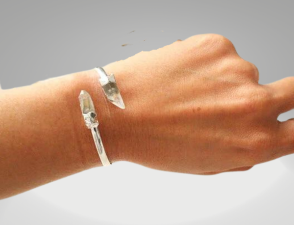 Brazalete Amaterasu cuarzo cristal bañado en plata
