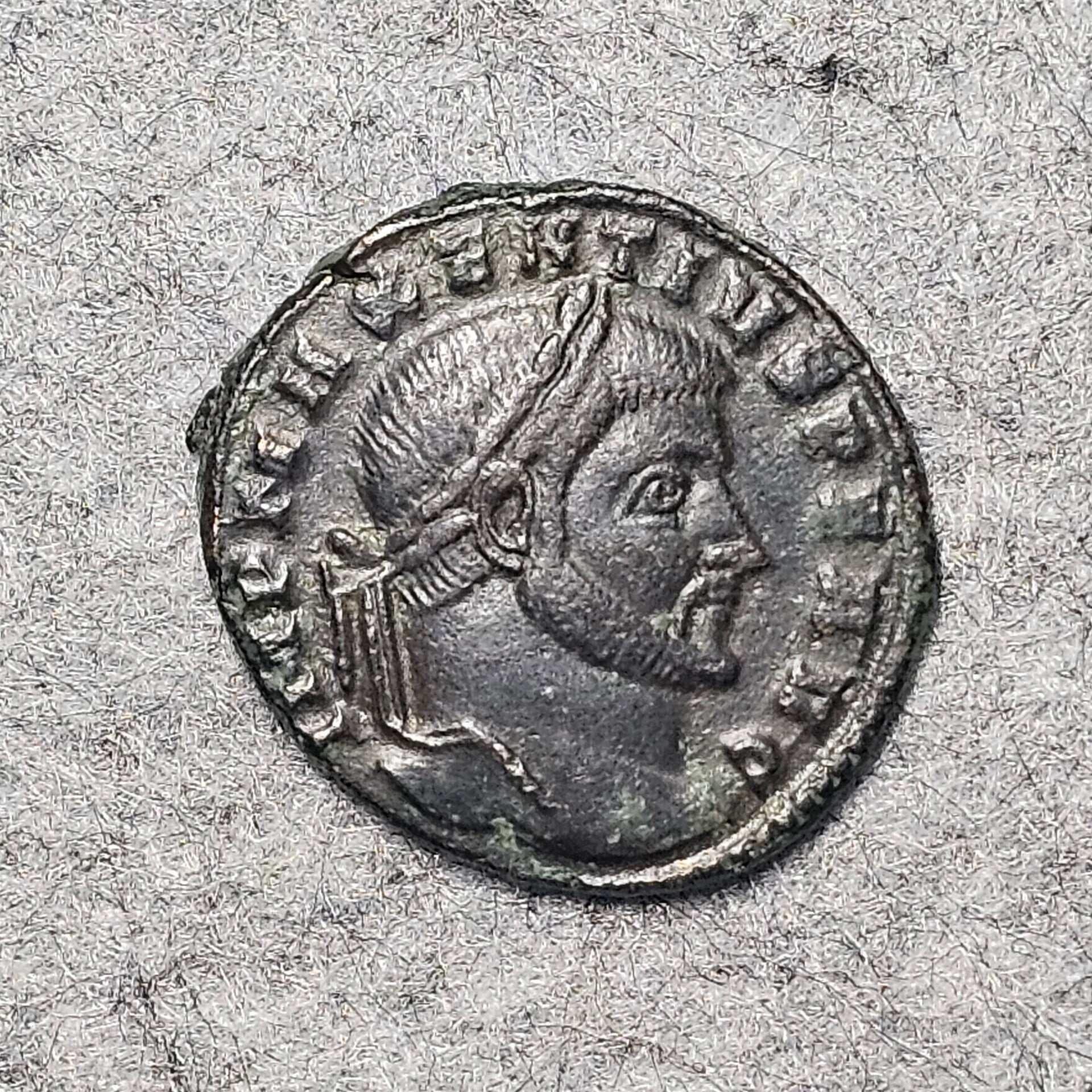 Maxence - Follis - Ticinium / 3e officine