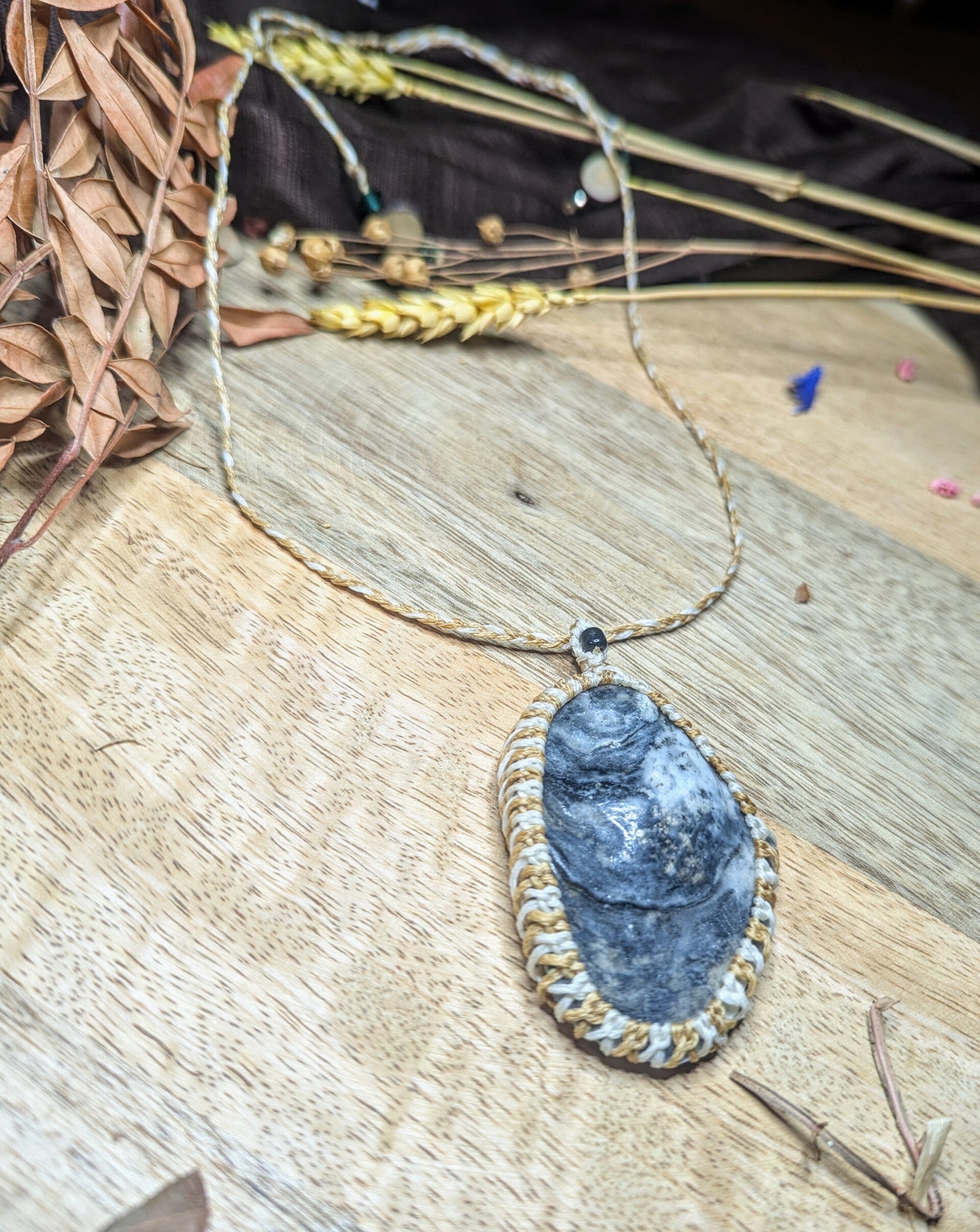 Necklace - Big shell