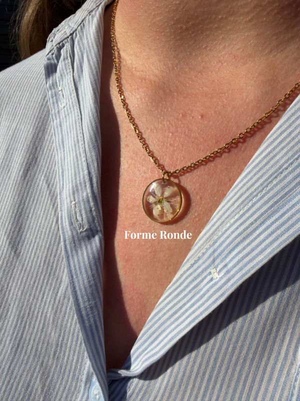 Collier fleuri personnalisé