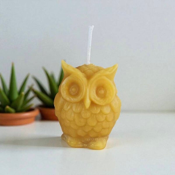 Candela a forma di gufetto, in pura cera d'api