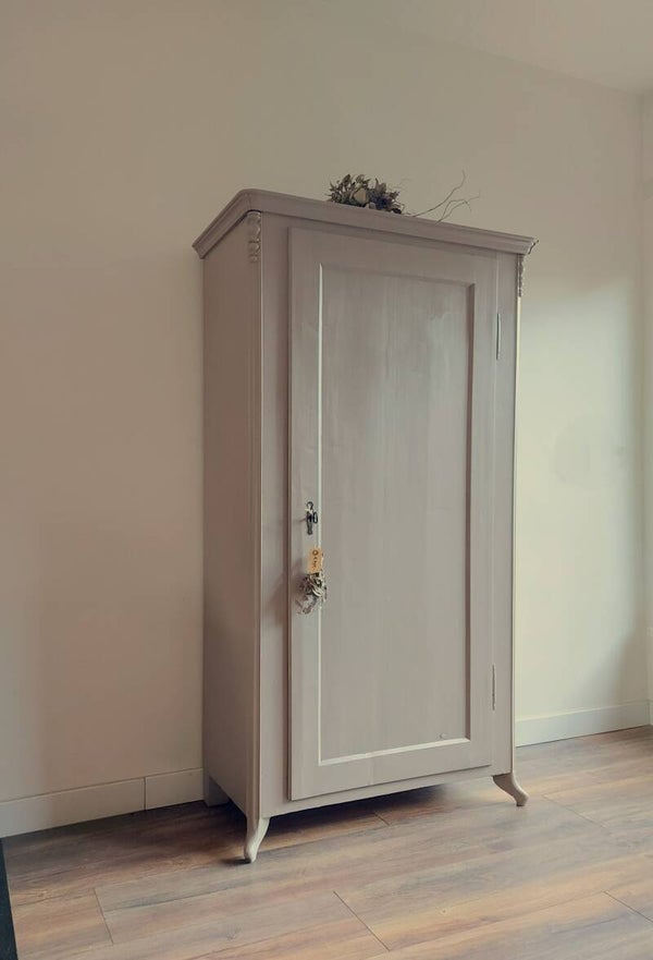 Landelijke klassieke kast, eendeurskast, servieskast legkast