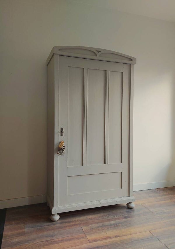 Landelijke klassieke kast, eendeurskast, servieskast legkast