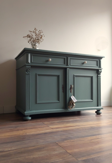 Landelijke klassieke kast, commode, meidenkast, dressoir