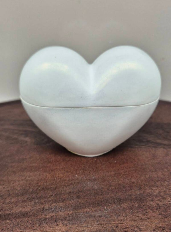 Heart ash jar