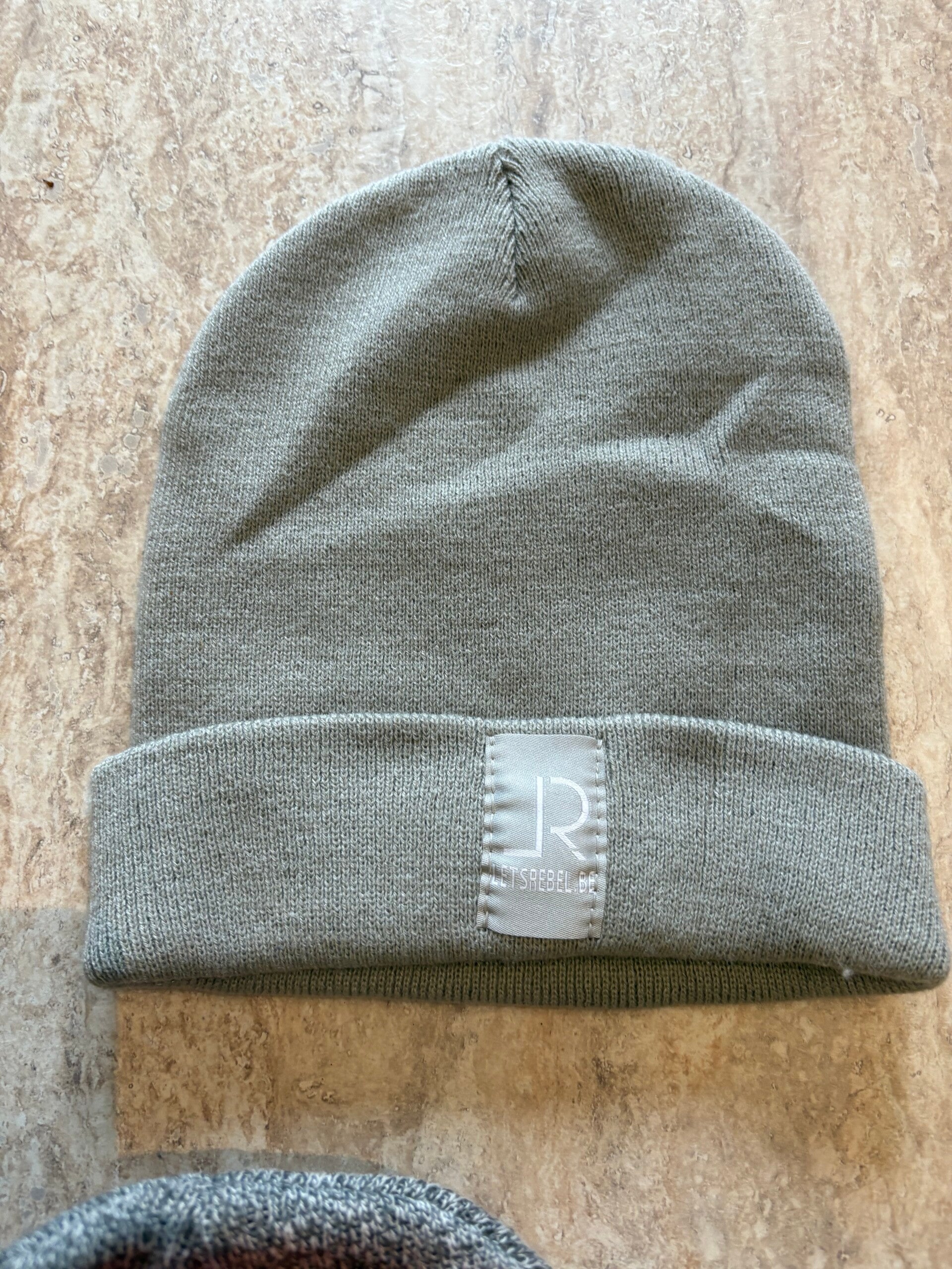Muts Lets rebel licht grijs