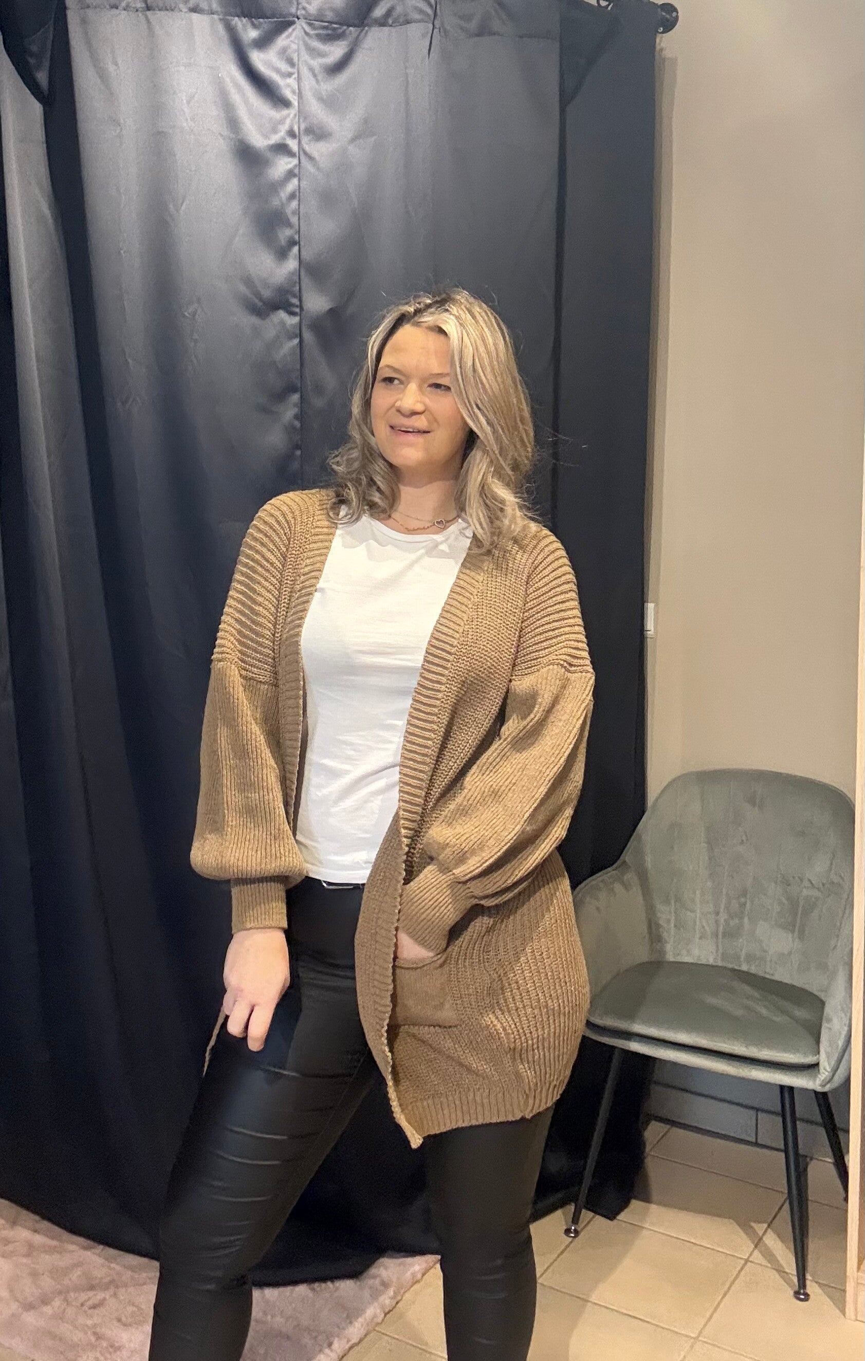 6032 Gebreide cardigan koffie