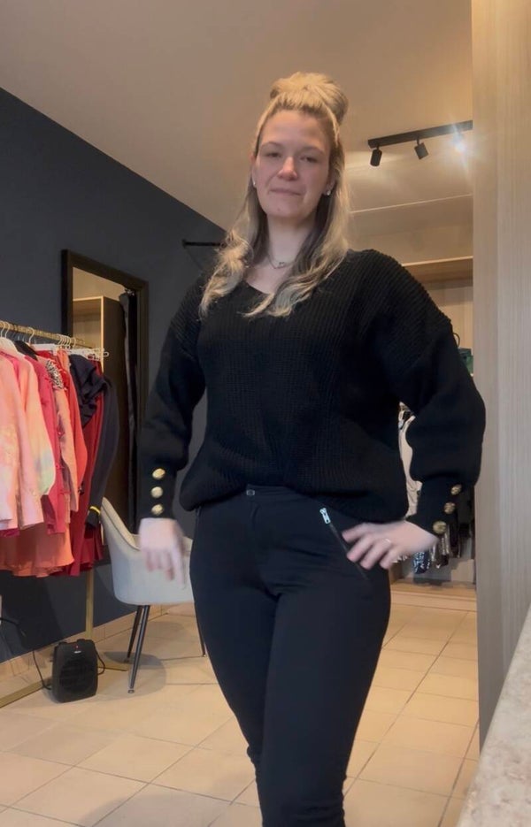 6035 gebreide trui met v hals zwart