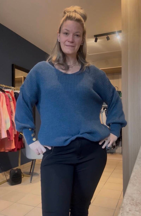 6037 gebreide trui met v hals donker blauw