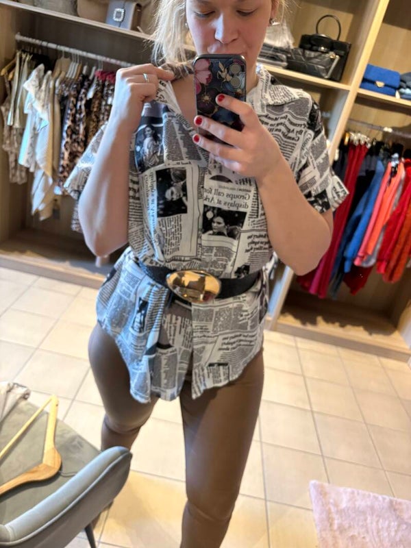 Blouse oversized krantenknipsel