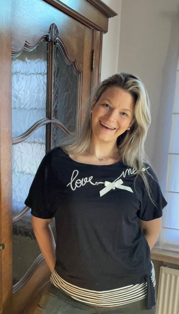 Tshirt black love me