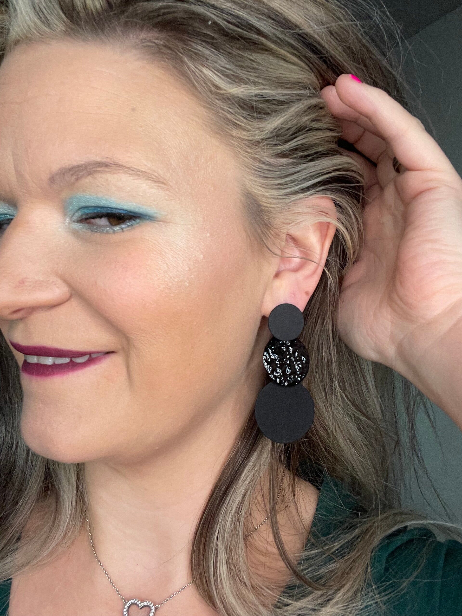 Velvet Zwarte oorbel