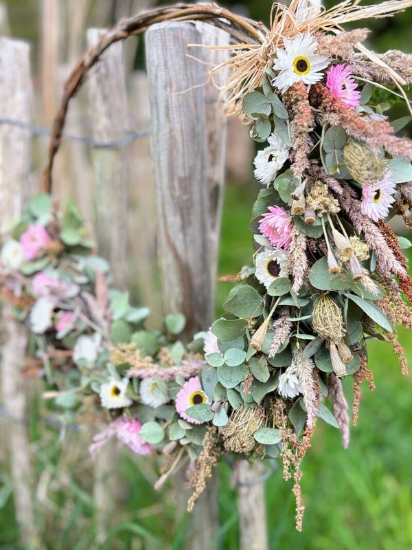 Romantische droogbloemen krans