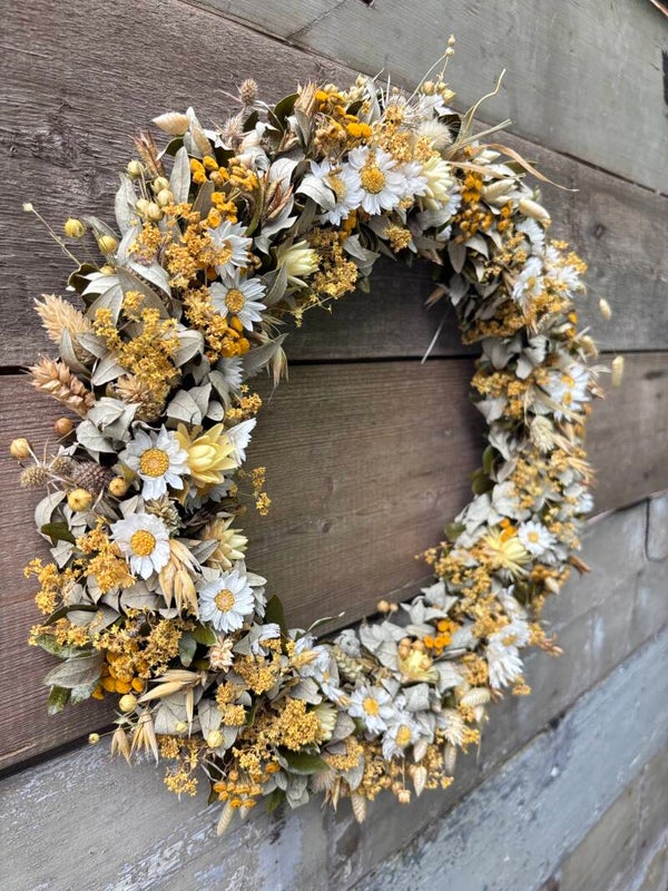 Droogbloemen krans zomers wit