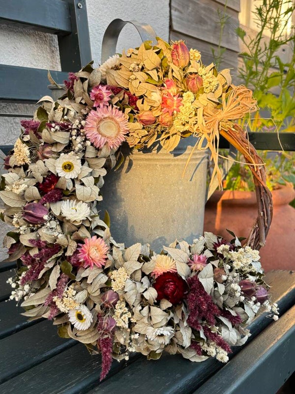 Romantisch roze bloemen krans