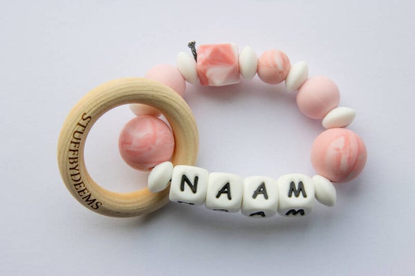 Gepersonaliseerde bijtring - Marble roze