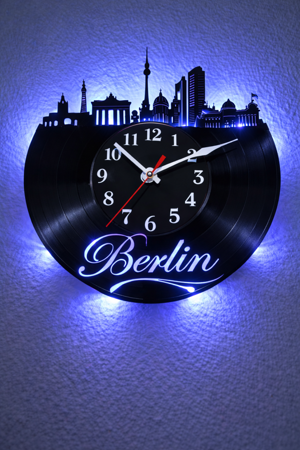 Vinyl Wanduhr - Schallplatte - Berlin - Hintergrundbeleuchtet- leises Uhrwerkt Quartz Uhrwerk
