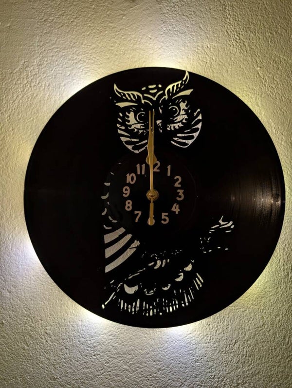 Wanduhr aus Schallplatte, Motiv Eule, Vinyl Uhr, beleuchtet, Silent Quartz Uhrwerk